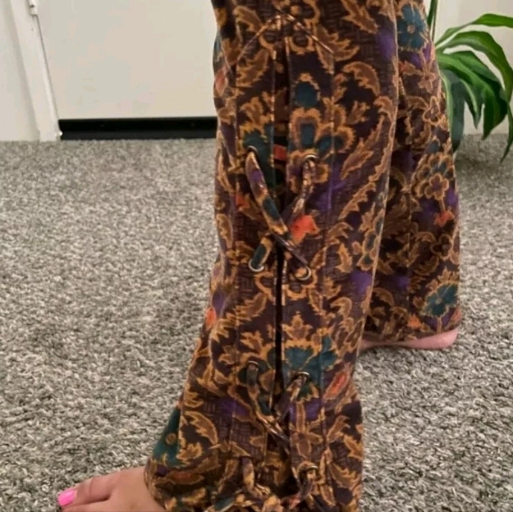 🥰NWOT Urban Outfitters velvet paisley boho pants